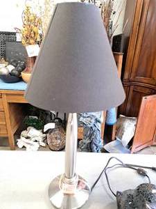 lot 425 image: 22 Table Lamp