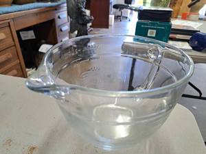 lot 524 image: Glass Measuring Cup