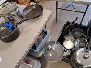 lot 521 image: Lot of (1 Bin) Pots and Pans