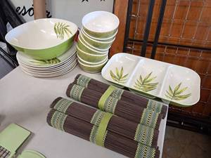 lot 532 image: Floral Leaf Serving Set - (16) Plates, (16) Bowls, Serving Bowl, Serving Tray, Plate Setting Mats