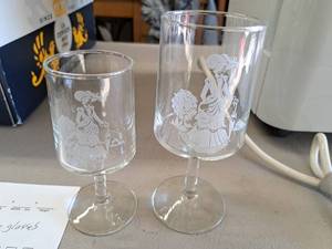 lot 518 image: Lot of (12) Avon Wine Glasses
