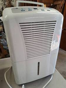 lot 520 image: GE Humidifier