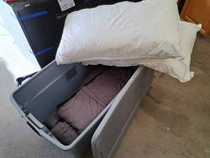 lot 543 image: Lot of (1 Bin) Pillows and a Comforter