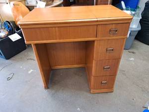 lot 327 image: Nelco Sewing Machine and Table