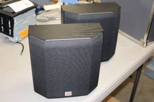 lot 779 image: Lot of (2) JBL Northridge E Series E10 Speakers