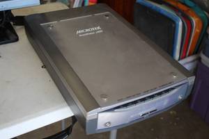 lot 794 image: Microtek Scanmaker S400 Scanner