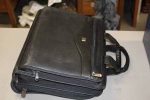 lot 806 image: Leather Briefcase Organizer Size l