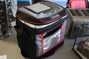 lot 818 image: Coleman Lunch Bag Cooler