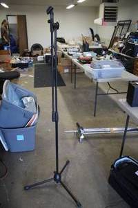 lot 830 image: Quick-Lok 64 Microphone Stand