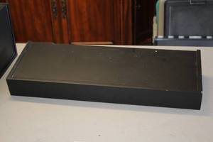 lot 827 image: Lot of (2) Wall Shelves