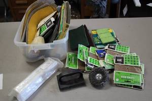 lot 834 image: Lot of  Sandpaper, Sanding Discs, Sanding Pads