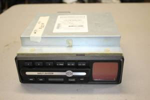 lot 842 image: Harley-Davidson 76202-04A Stereo  CD Player