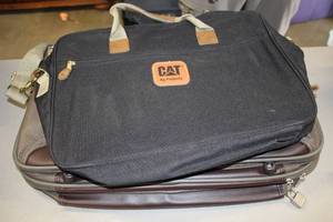 lot 857 image: Lot of (2) Carry Bags