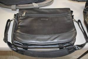 lot 856 image: Kenneth Cole Leather Laptop Carry Bag