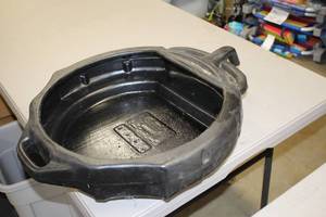 lot 870 image: Oil Catch Pan
