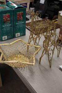 lot 556 image: Lot of (3) Metal Holiday Dcor - Reindeer (x2), Star Basket