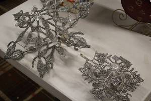 lot 570 image: Lot of (2) Snowflake Candleholders