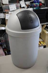 lot 760 image: 24 Plastic Swivel Lid Trash Can