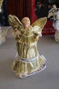 lot 585 image: Lighted Animated Angel Statue
