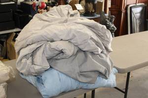 lot 941 image: Lot of (3) Car Covers