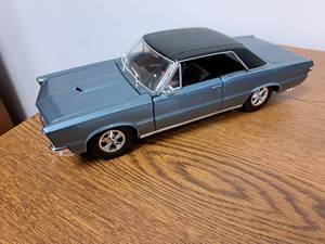 lot 285 image: 1965 Pontiac GTO Coupe Diecast Collectible