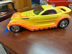 lot 283 image: Lanard Toys Battery Powered Car