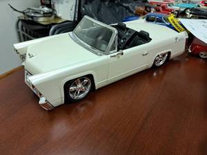 lot 282 image: Custom Convertible Diecast Collectible
