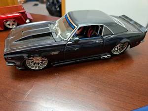 lot 274 image: 1968 Chevrolet Camaro Coupe 118-Scale Diecast Adult Collectible