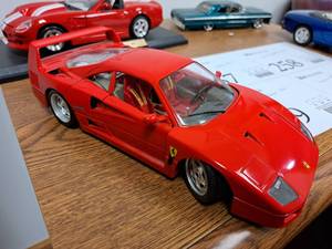 lot 259 image: 1987 Ferrari F40 Coupe 118-Scale Diecast Adult Collectible  by  Durango