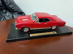 lot 264 image: 1967 Chevrolet Chevelle SS 396 Coupe 118-Scale Diecast Adult Collectible