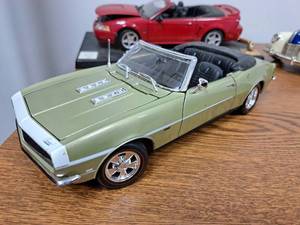 lot 255 image: 1968 Chevrolet Camaro RSSS 396 Convertible 118-Scale Diecast Adult Collectible