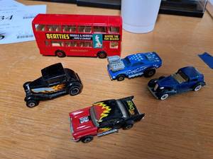 lot 243 image: Lot of (5) Toy Cars and Bus