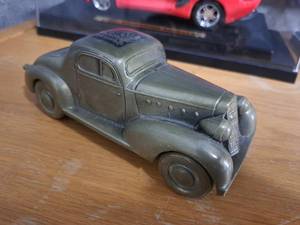 lot 235 image: Diecast Coin Bank