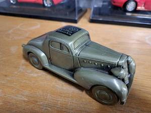 lot 238 image: Diecast Coin Bank