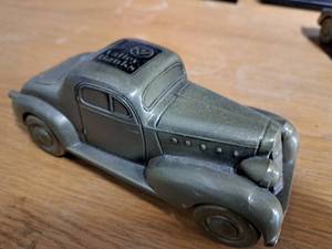 lot 237 image: Diecast Coin Bank