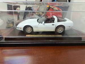 lot 228 image: 1992 Chevrolet Corvette ZR1 Coupe 118-Scale Diecast Adult Collectible  by  Maisto