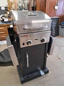 lot 300B image: Char-Broil Infrared BBQ Grill