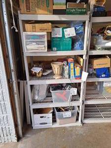 lot 945 image: Plastic Storage Shelf 5-tier