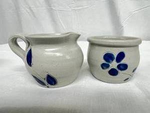 lot 83 image: Vintage Williamsburg Salt Glaze Pottery Matching Small Open Sugar Bowl and Creamer Set Cobalt Blue Flowers - Excellent Condition