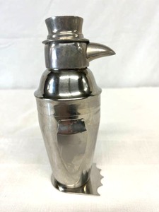lot 95 image: Super Retro Fun Vintage Novelty&nbspStainless Steel&nbspPenguin Top Hat Cocktail Shaker - 8 - Polish This Bad Boy Up & Shake Up Some Icy Martinis Or Margaritas Great Condition
