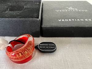 lot 57 image: New In Box Venetian Murano Glass Made In Italy Stunning Red Art Glass Ring With 24kt Gold Aventurine Flecks
