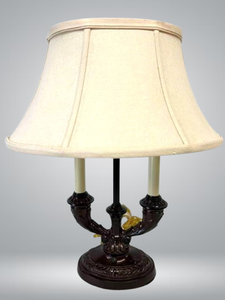 lot 28 image: Handsome Vintage Robert Abbey 2 Light Bouillotte Gaming Table Lamp With Shade - Great Pre-Owned Condition 