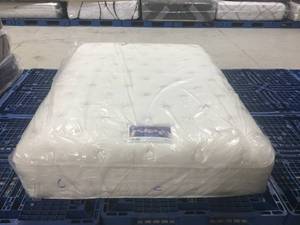 lot 3 image: Brand New Serta Perfect Sleeper Bryant Ultra Plush 14 Queen Mattress