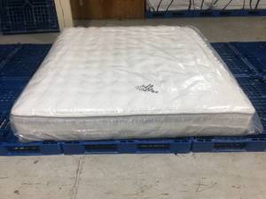 lot 10 image: Brand New Serta I-Series Perfect Day Series Plush King Mattress