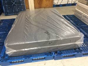 lot 2 image: Brand New Sound Sleep 13 Gel Tech Soft Memory Foam Queen Mattress