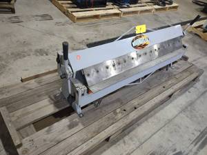 lot 9 image: Woodward Fab 16x48.5 Box and Pan ...