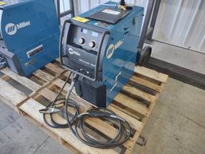 lot 12 image: Miller Millermatic 350 P Wirefeed W...