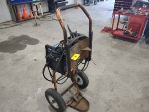 lot 14 image: Miller Millermatic 211 Wirefeed Wel...