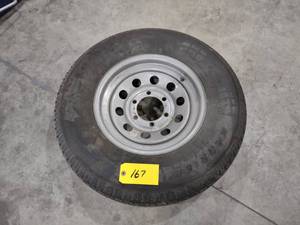 lot 167 image: Trailer Tire with Rim, 22575R15...