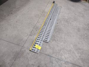 lot 35 image: (4) pcs. E-Track...